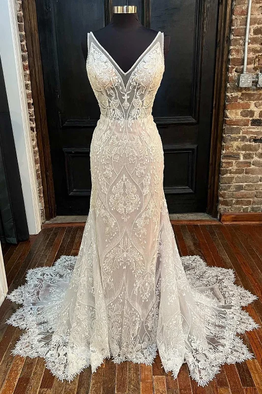 Exclusive Preview Glamorous Beige Lace V-Neck Backless Mermaid Long Wedding Dress